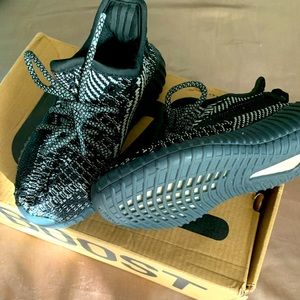 Toddler Yeezy Adidas